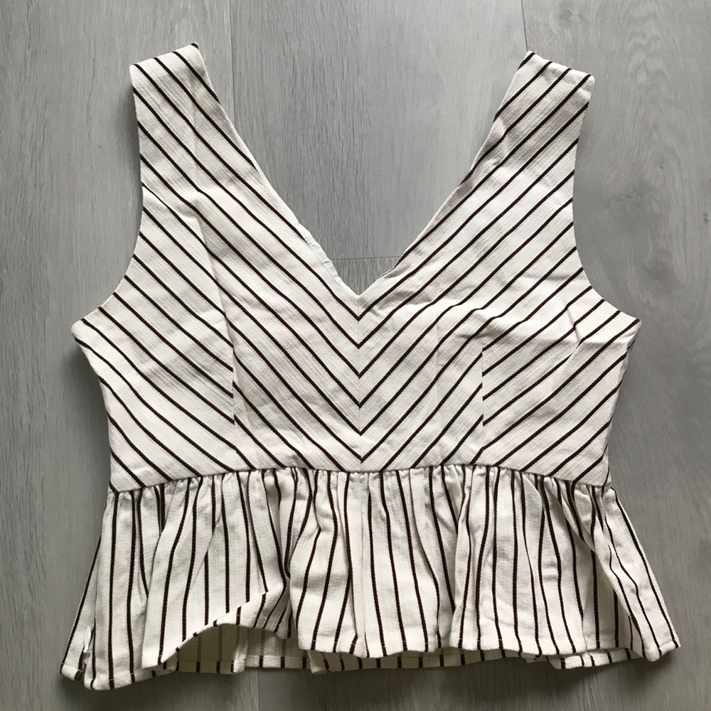 INTERMIX WHITE RED CHEVRON STRIPE PEPLUM CROP BLOUSE V NECK CROP WOMENS P - Picture 5 of 9